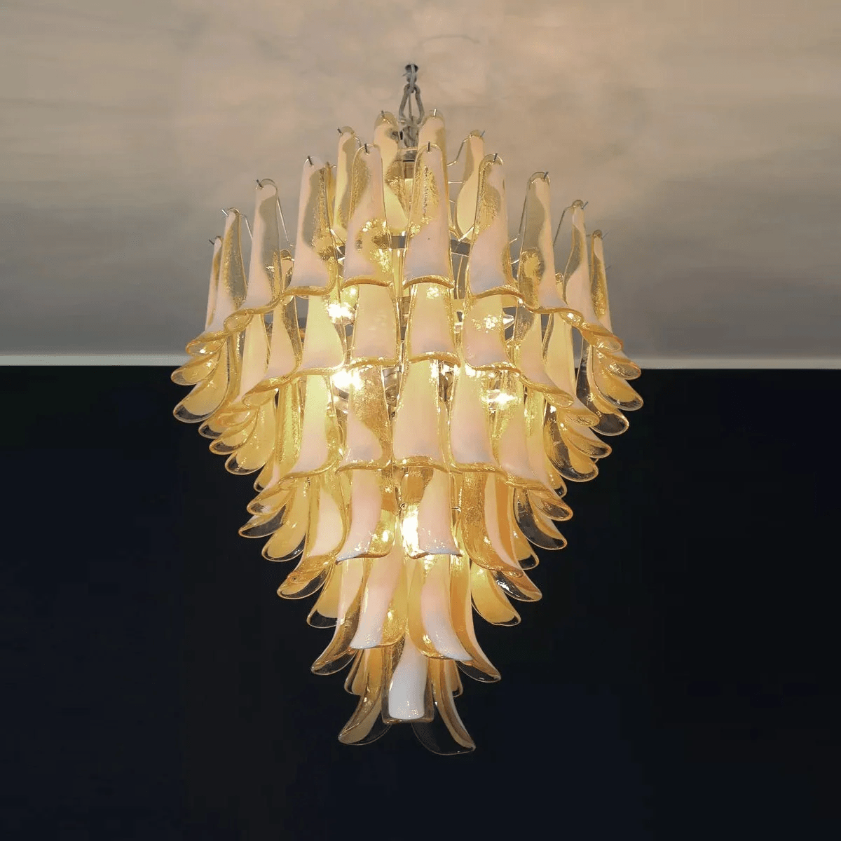 Dravina Glass Petals Pendant Lamp 31.5″D
