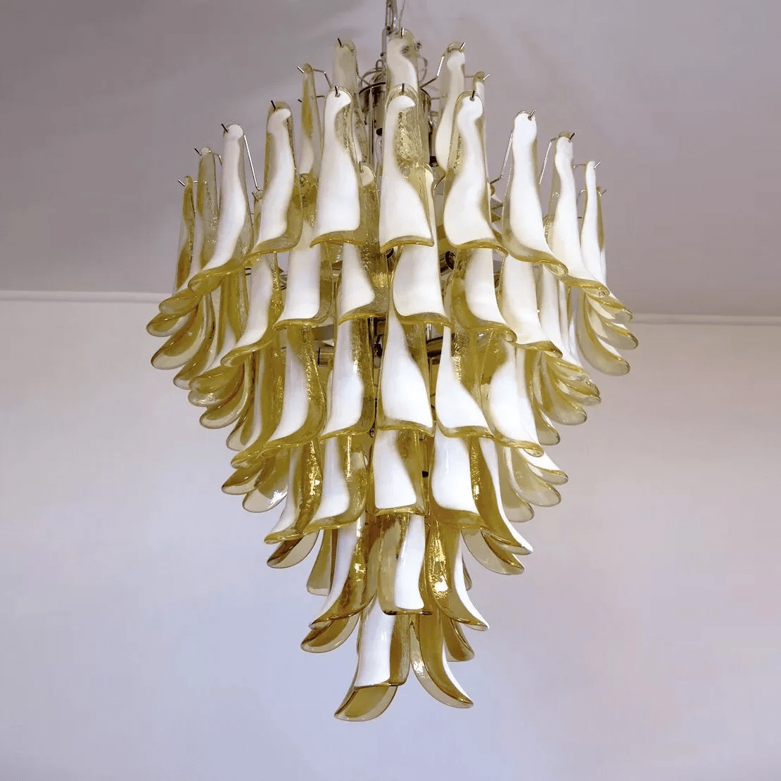 Dravina Glass Petals Pendant Lamp 31.5″D