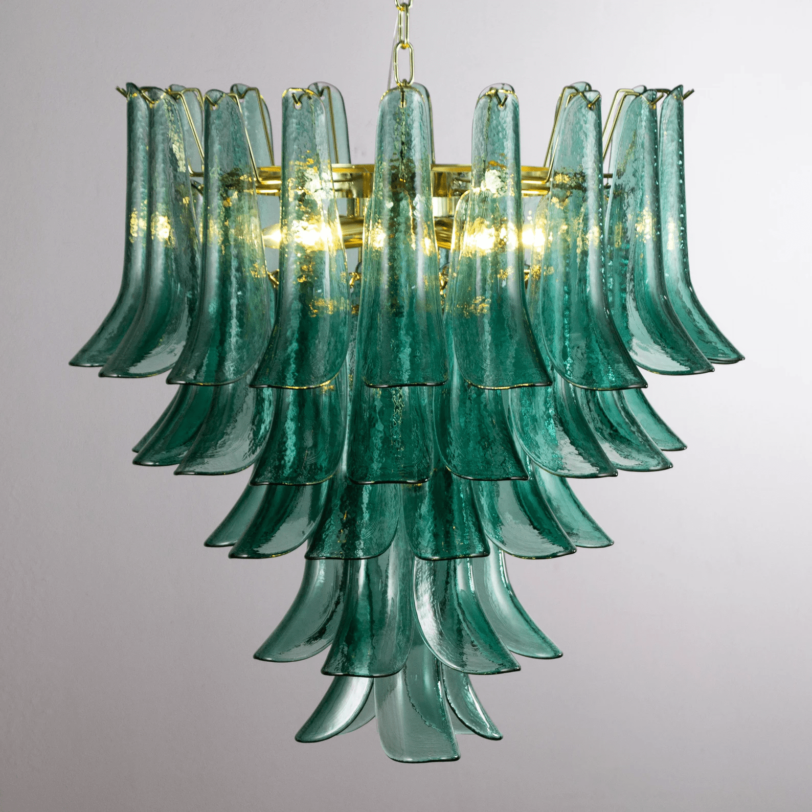 Petali Chandelier 26″