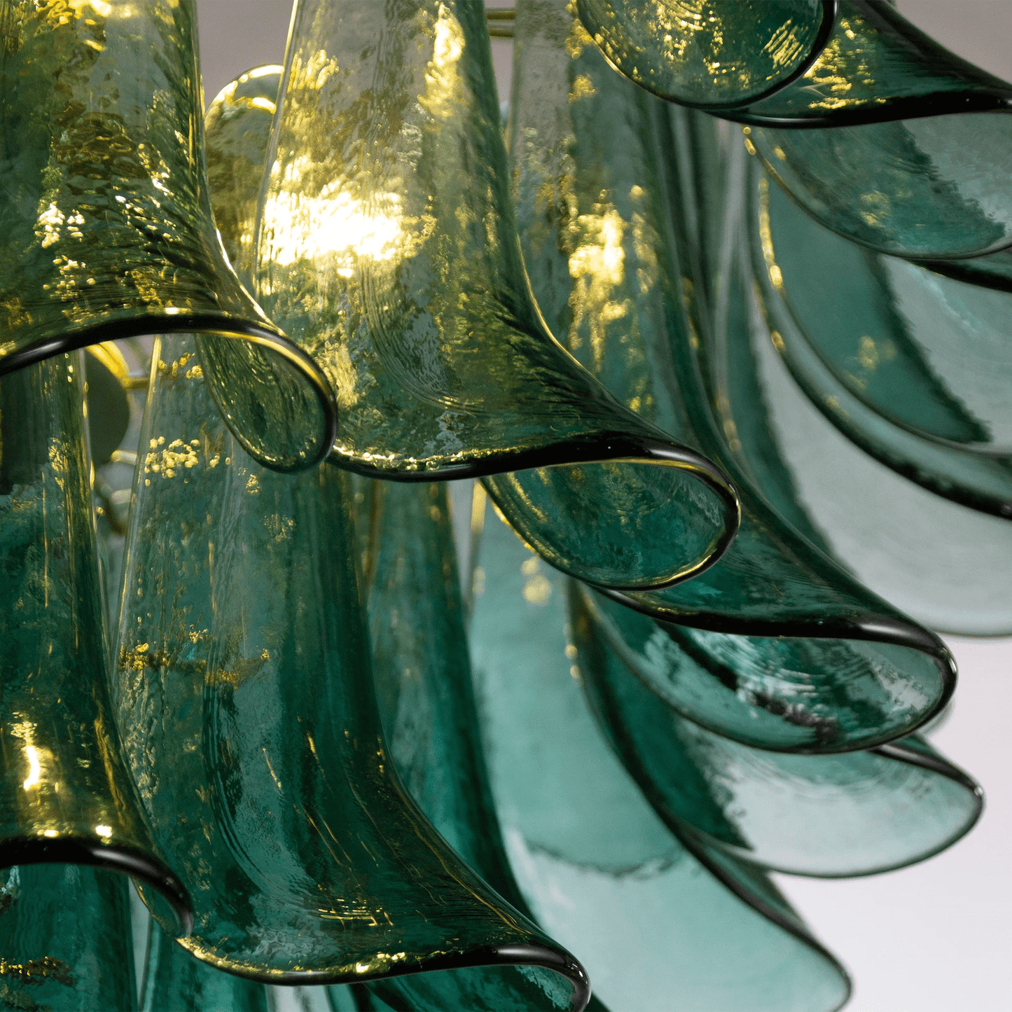 Petali Chandelier 26″
