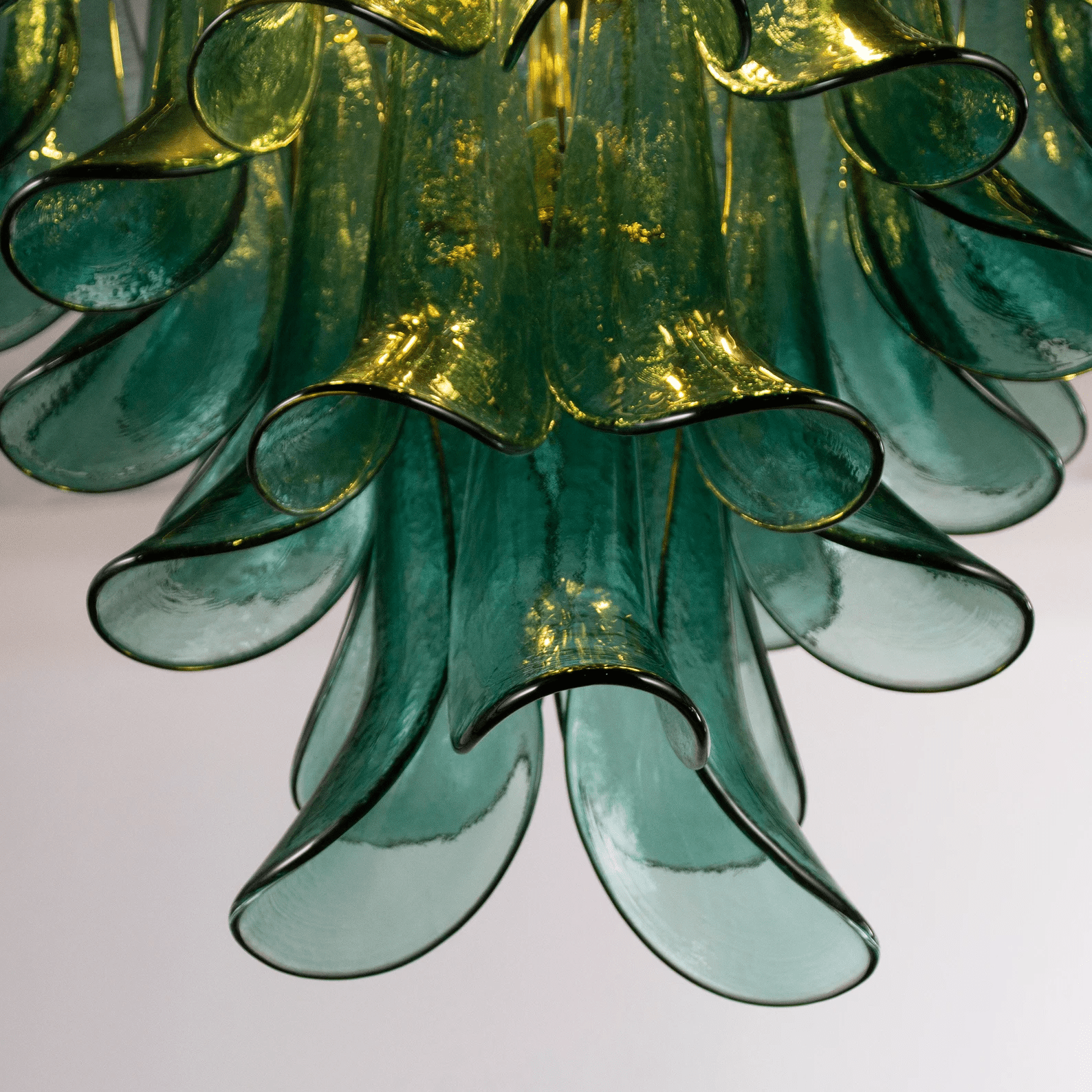 Petali Chandelier 26″