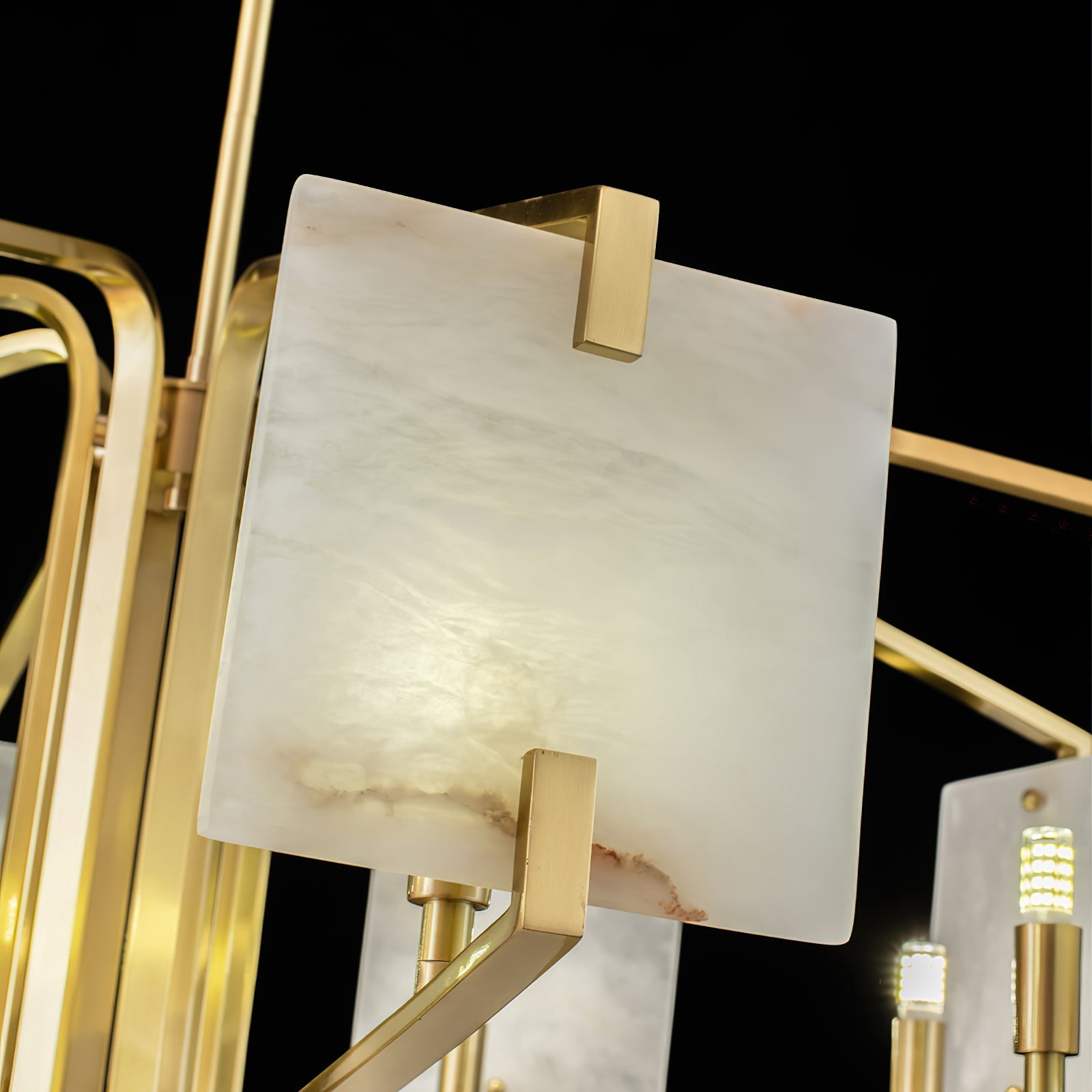 Appareil Alabaster Chandelier