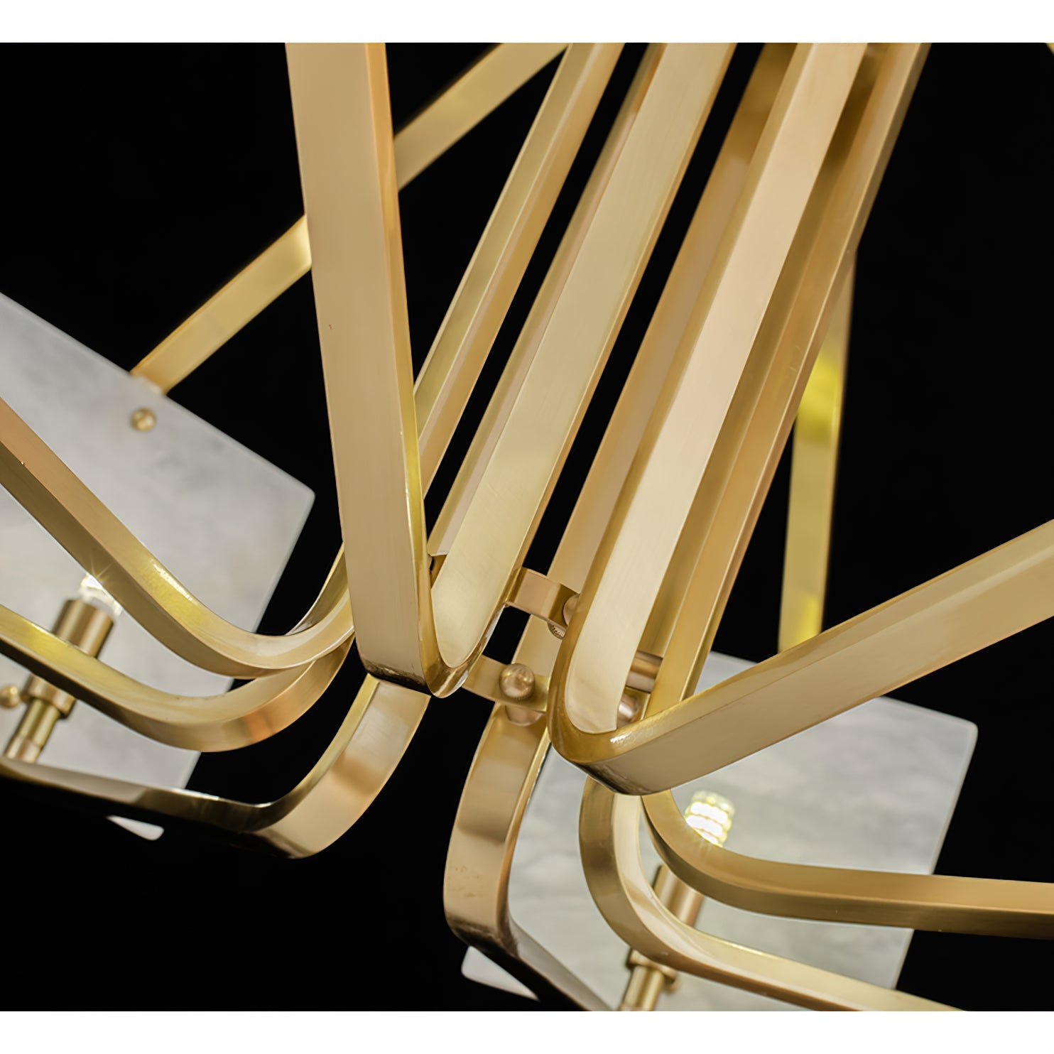 Appareil Alabaster Chandelier
