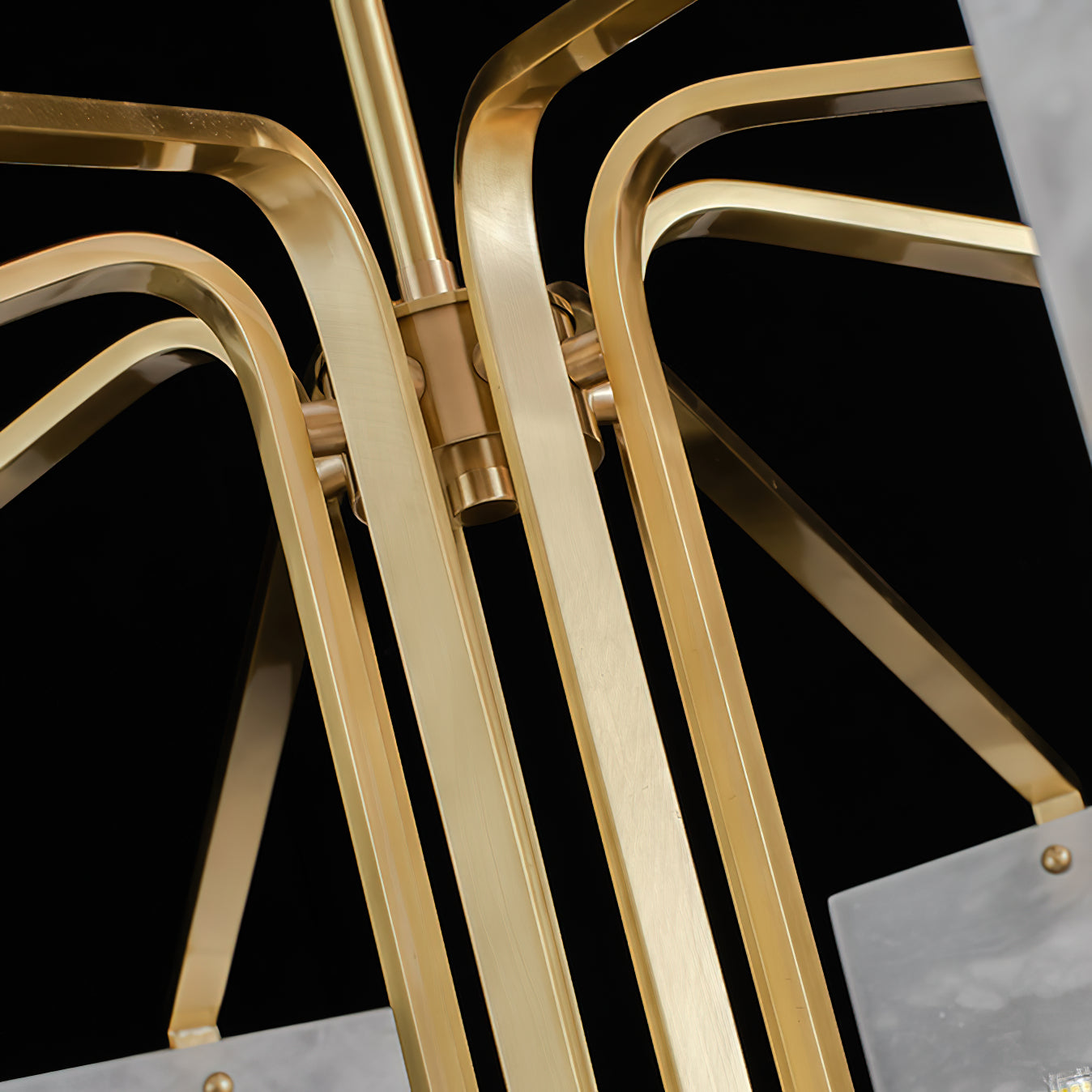 Appareil Alabaster Chandelier