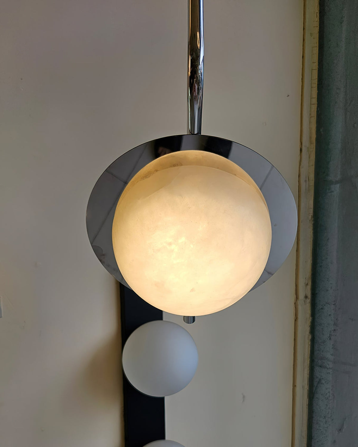 Chic Luminance Alabaster Pendant Light