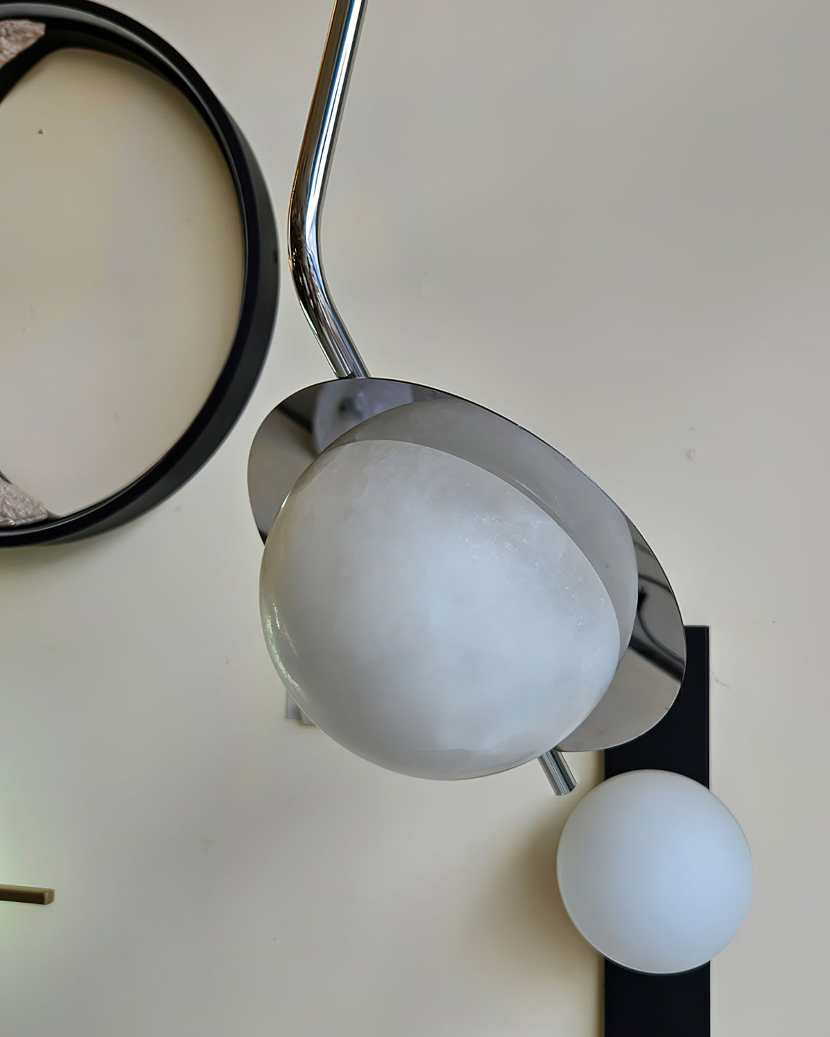 Chic Luminance Alabaster Pendant Light