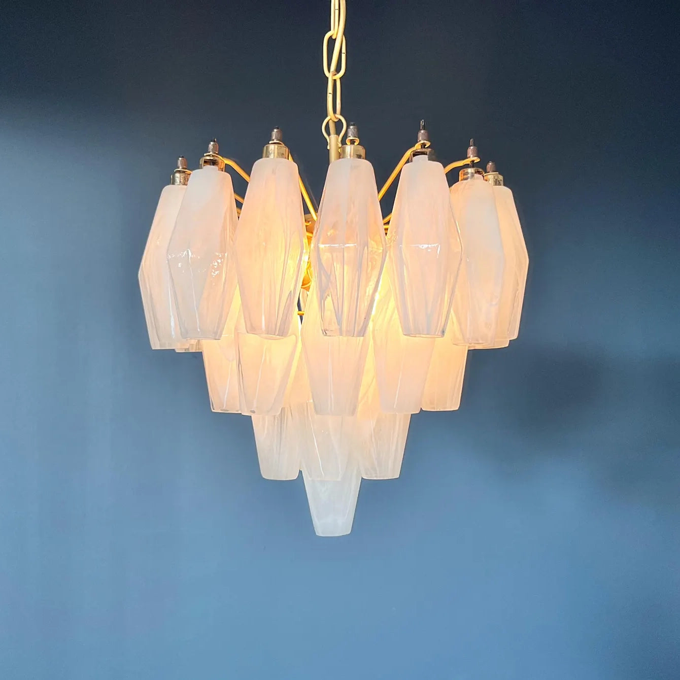 Verona White Alabaster Glass Round Chandelier 14" – 32 glass