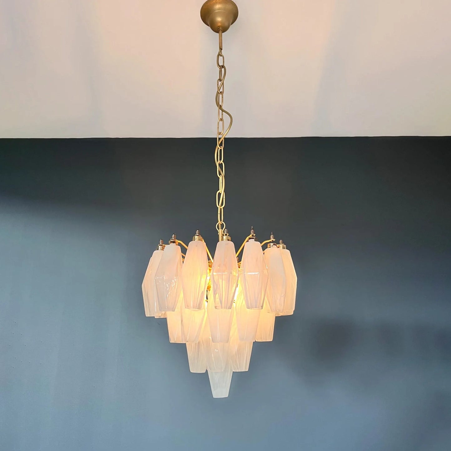 Verona White Alabaster Glass Round Chandelier 14" – 32 glass