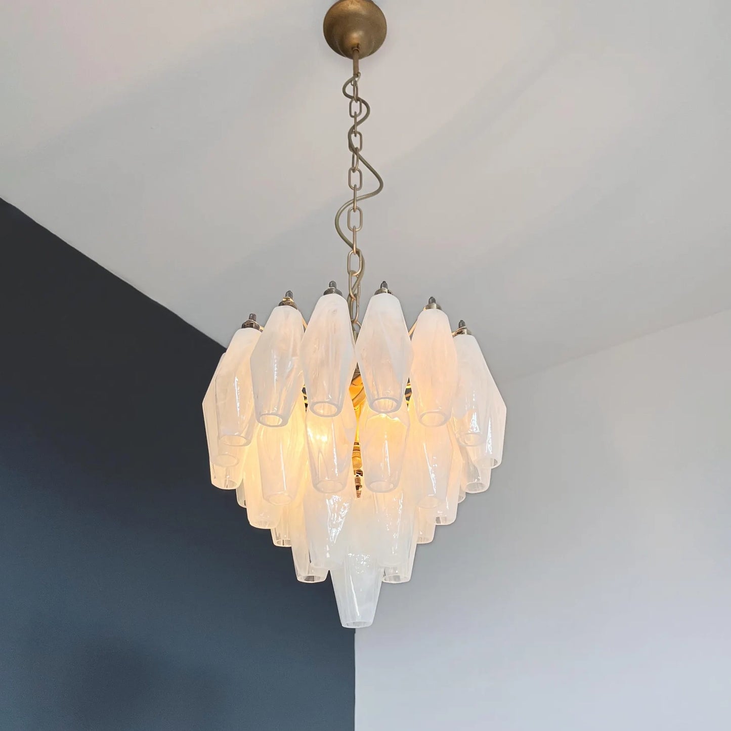 Verona White Alabaster Glass Round Chandelier 14" – 32 glass