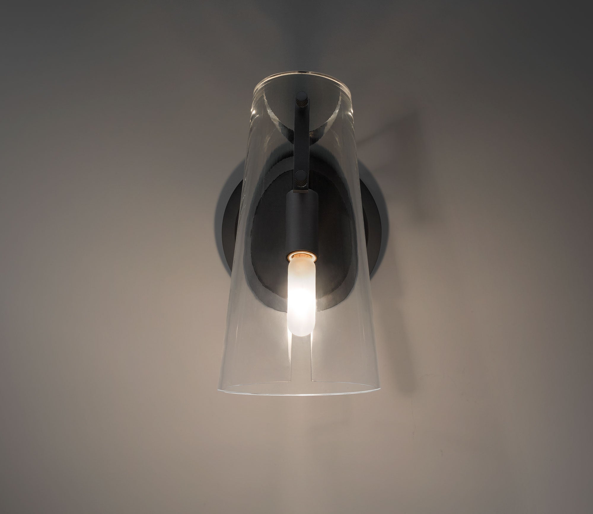 Valege Sconce