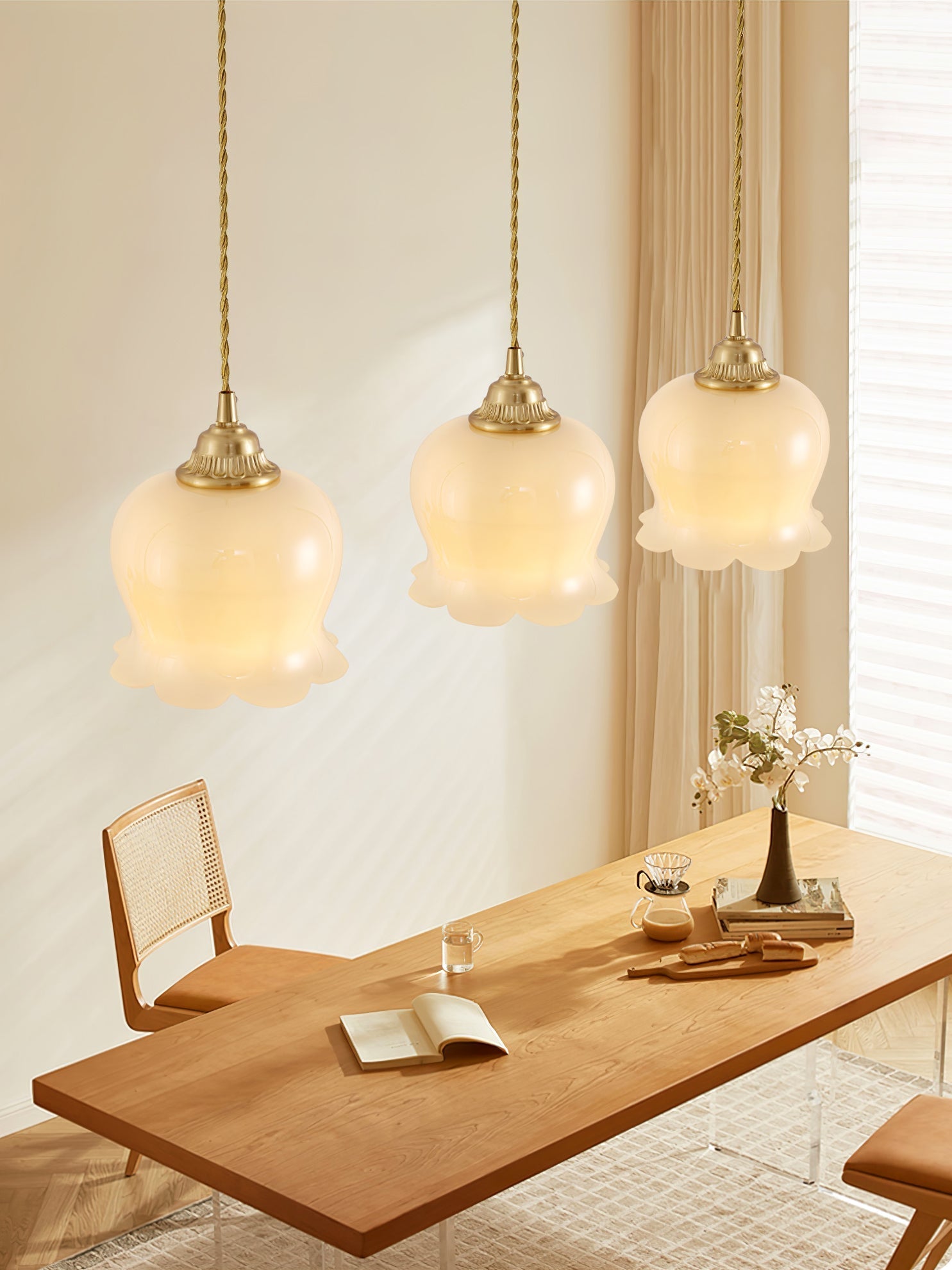 Valyn Floral Silhouette Pendant Lamp - CasaraHouse
