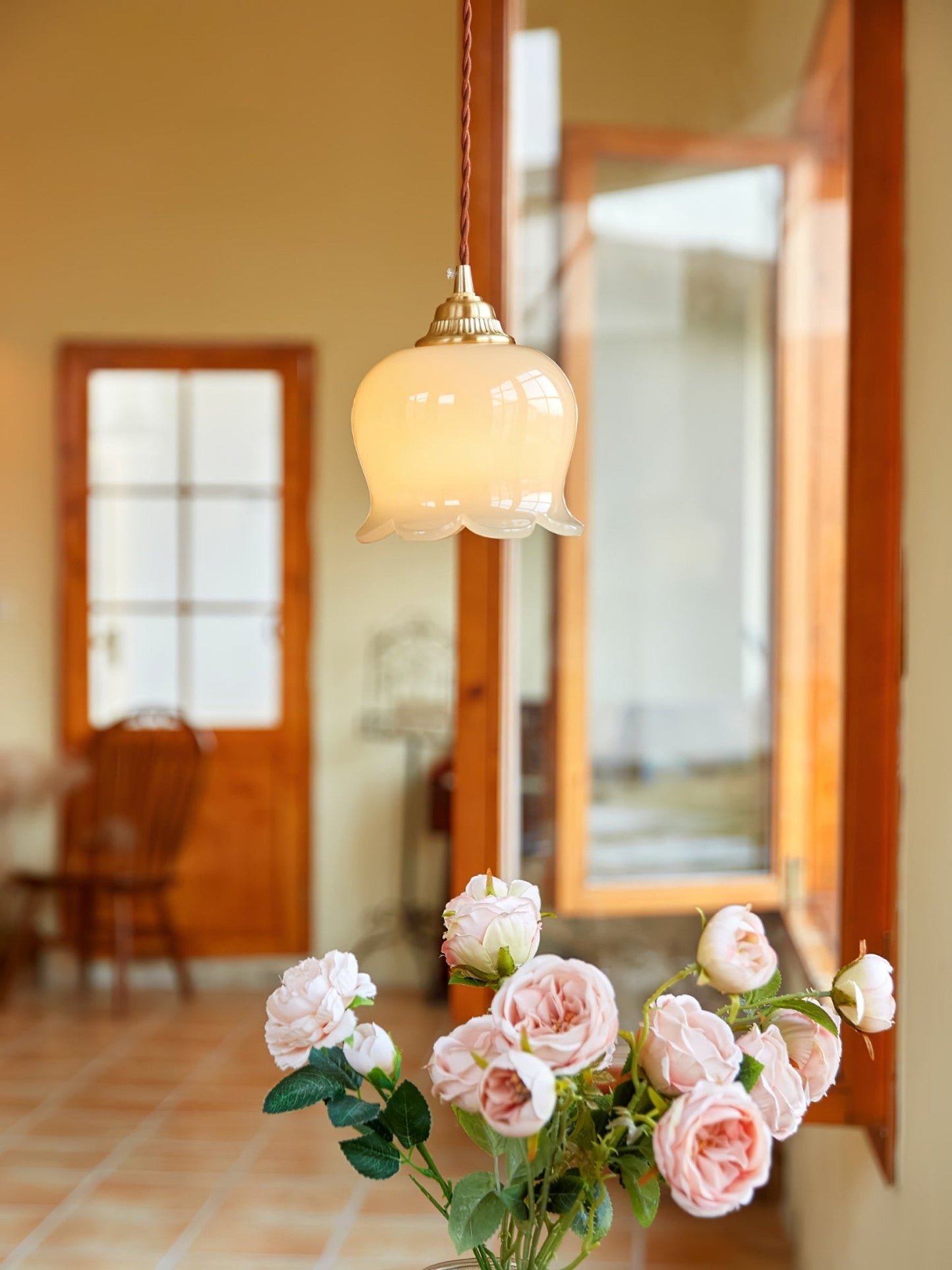 Valyn Floral Silhouette Pendant Lamp - CasaraHouse