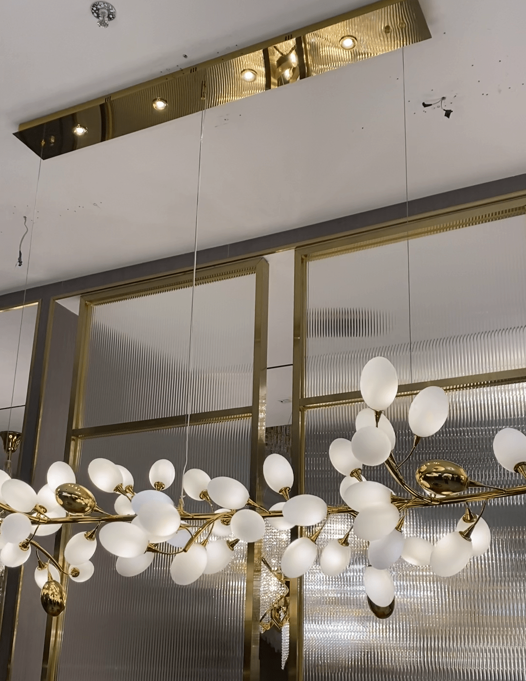 White Nordic Grape Ring Chandelier